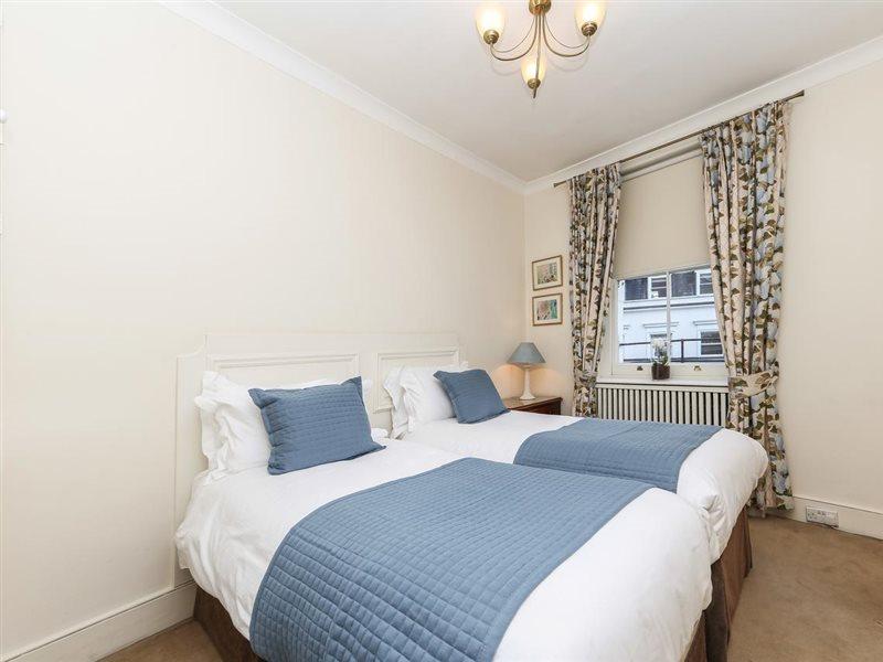 10 Curzon Street By Mansley Apartment London Ngoại thất bức ảnh